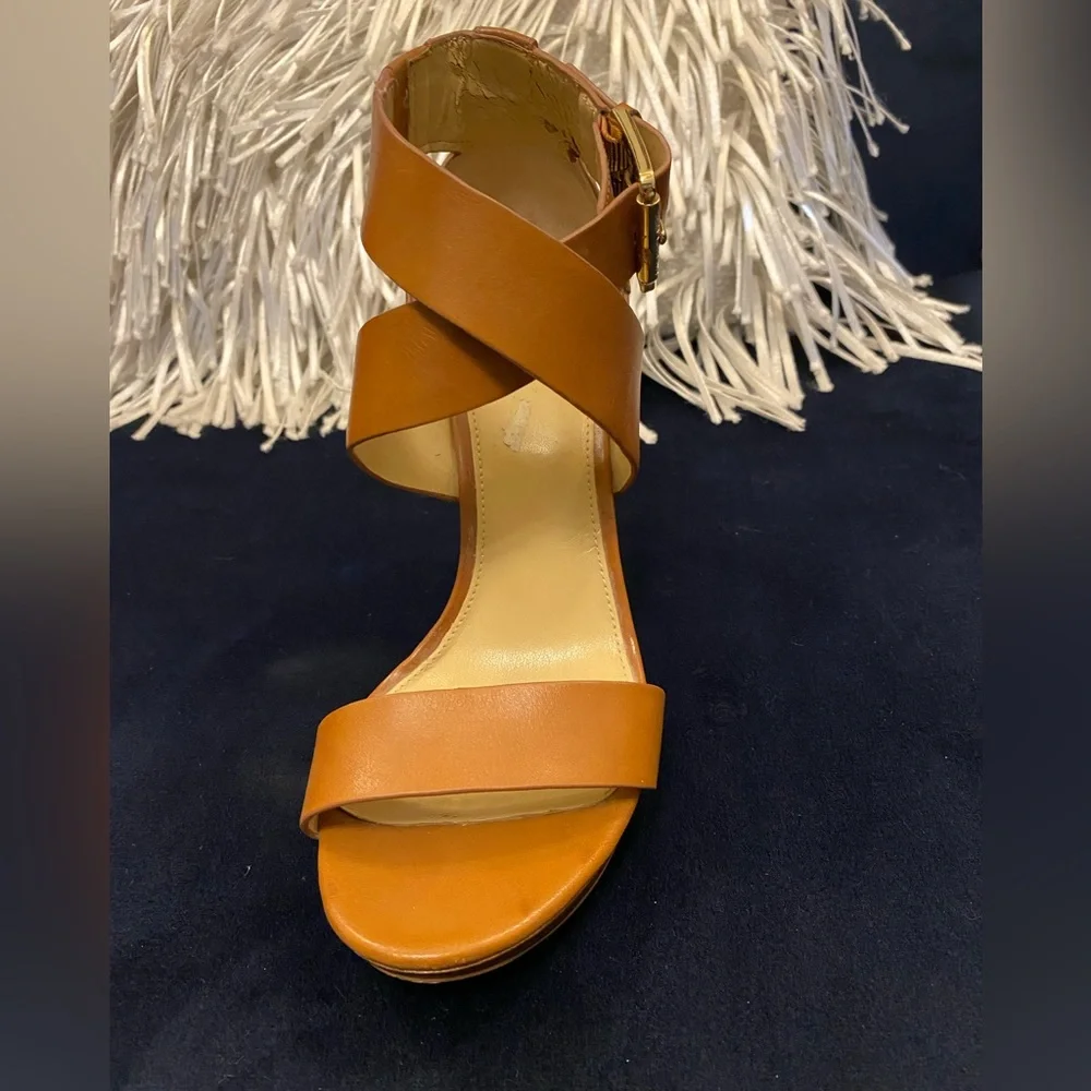 Heels - Picture 3 of 3